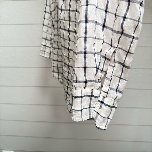 American Colors | Airy White and Navy Organic Cotton Grid Top – Lightweight | S - Picture 10 of 11